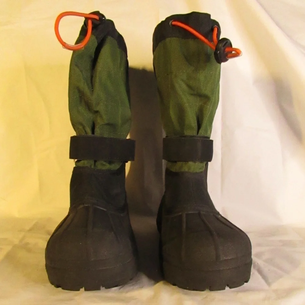 Columbia Powderbug Plus II Youth winter snow boots